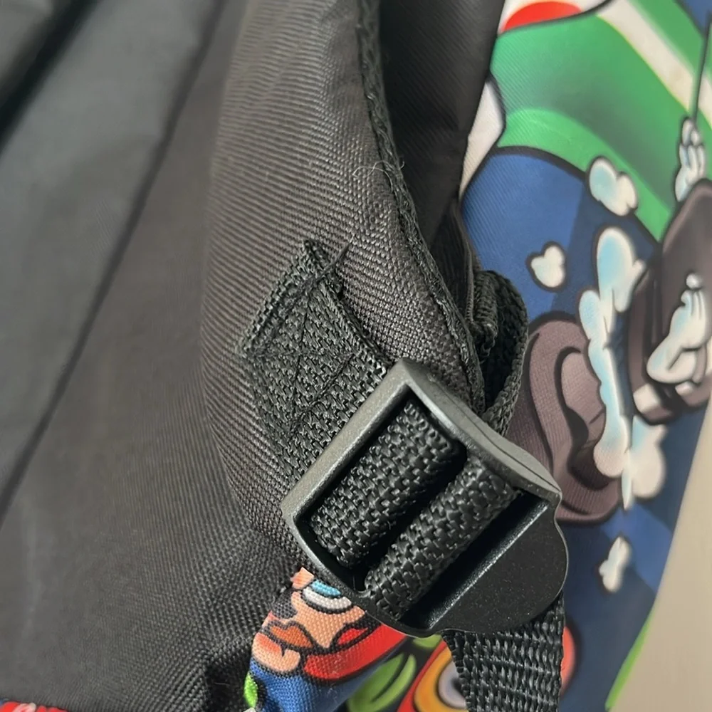 Super Mario backpack, Front zipper pocket. Exterior in excellent condition - Picture 6 of 10